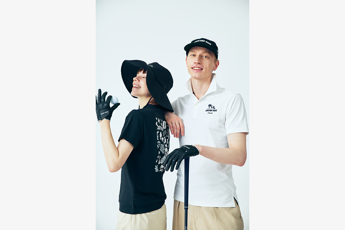 左からモックネックシャツ（レディース）　1万7600円（税込み）、ポロシャツ（メンズ）　1万8700円（税込み）　写真：株式会社ジュン