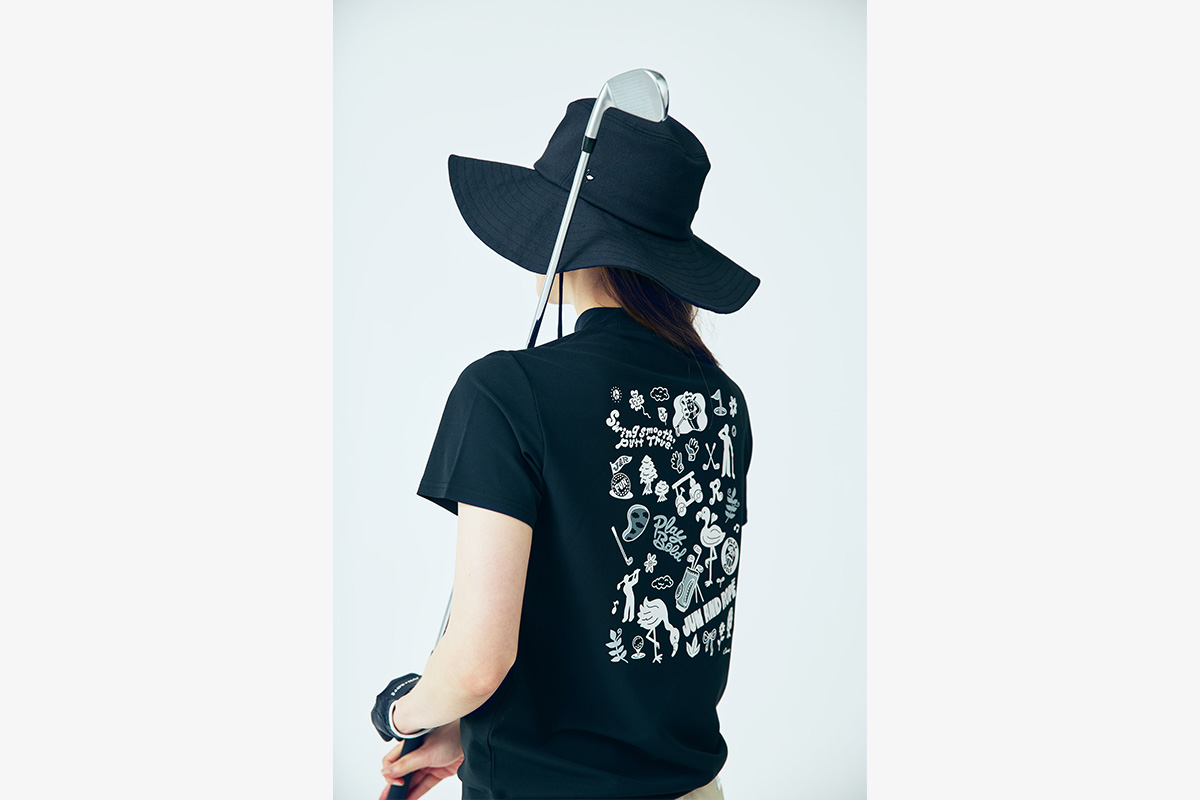 モックネックシャツ（レディース）　1万7600円（税込み）　写真：株式会社ジュン