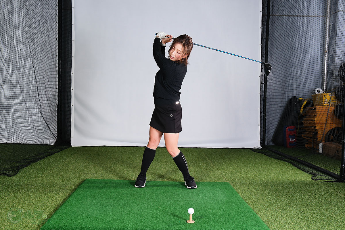 切り返しの前に体重が左足に戻ってしまうのはNG