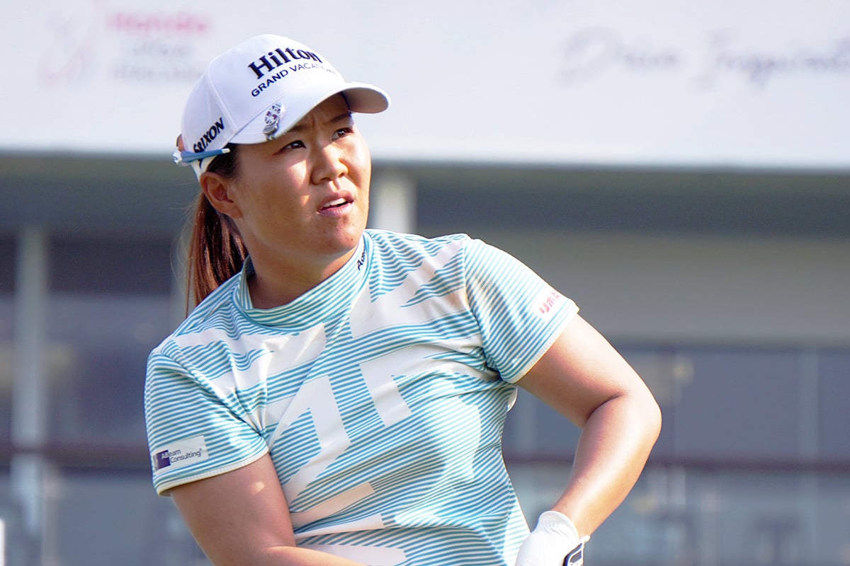 松山英樹で秋の到来を感じた！？「スリクソンバイデサント」のVネック