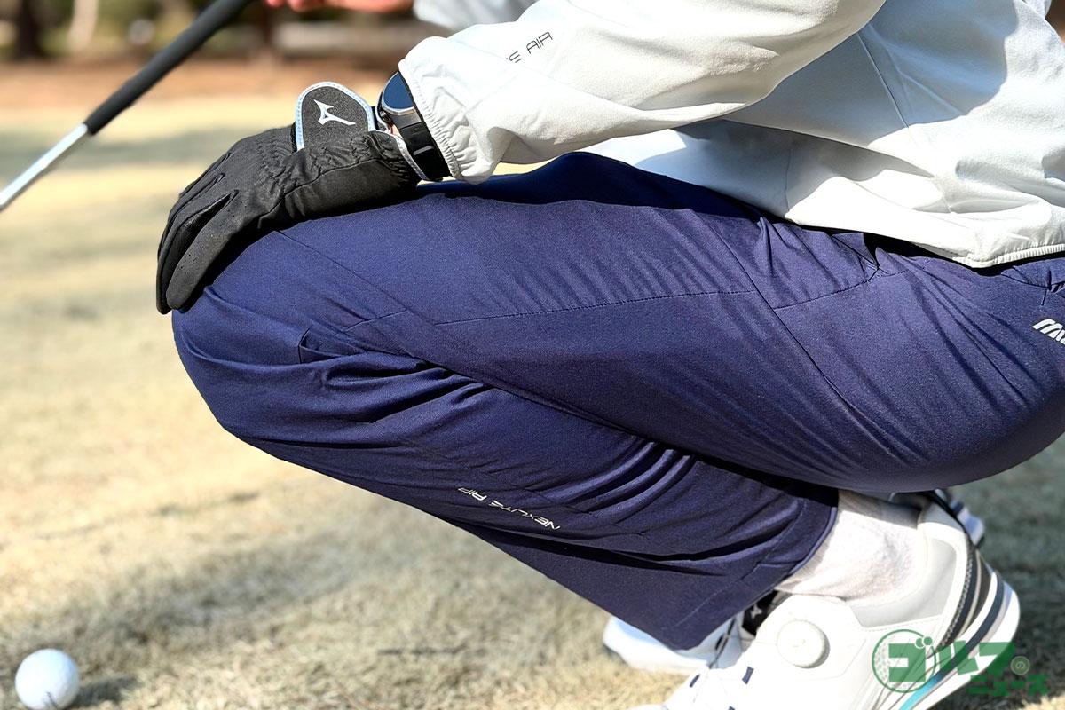 「ネクスライトエアストレッチパンツ」は膝上部分までに中綿入りという設計