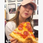 吉田優利のアメリカオフショが刺激強すぎ！“前屈みショット”にスポーティーなレギンスの私服姿も… 貴重な素顔を超・大放出