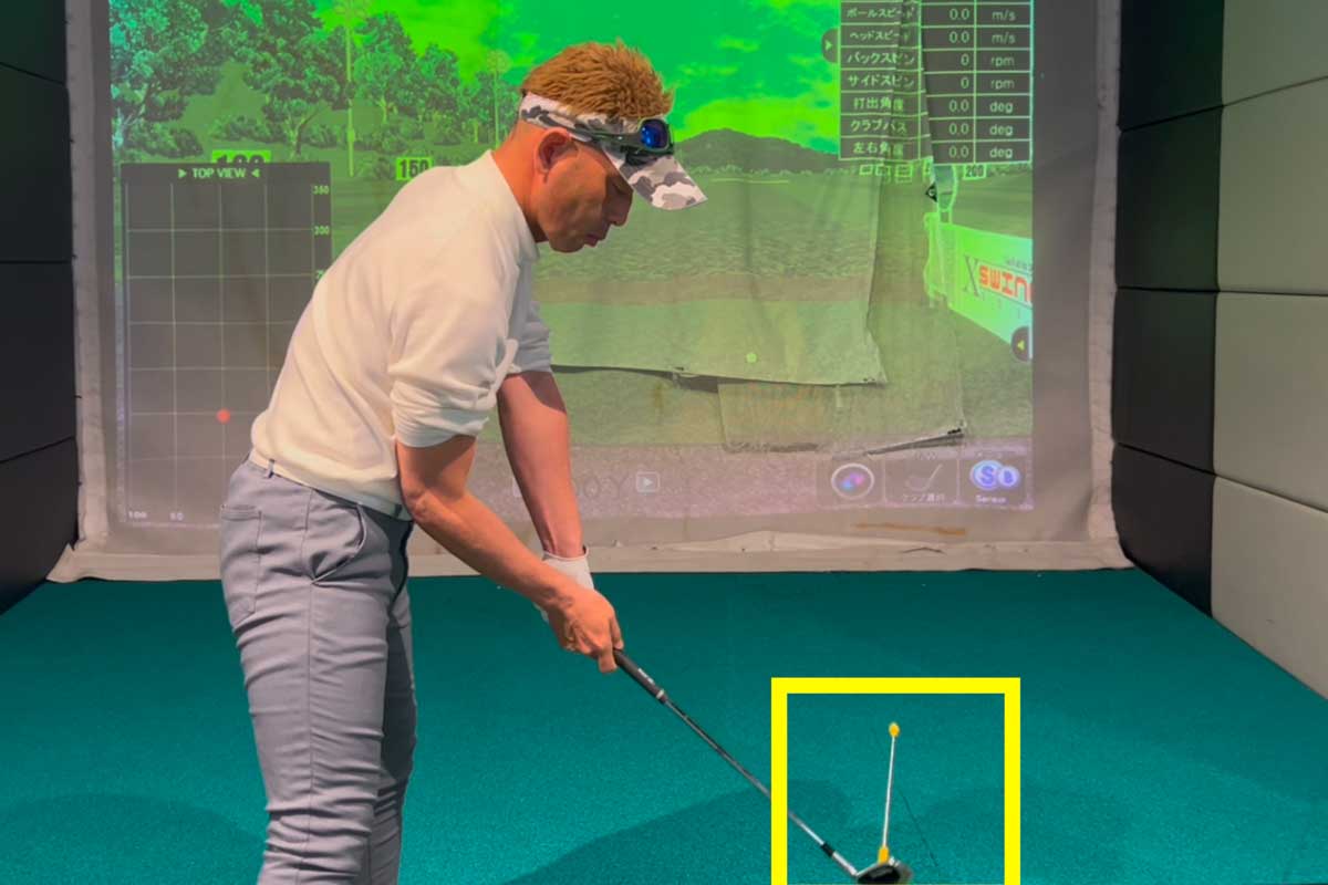 クラブフェースが右を向いていると、プッシュアウトの原因になる