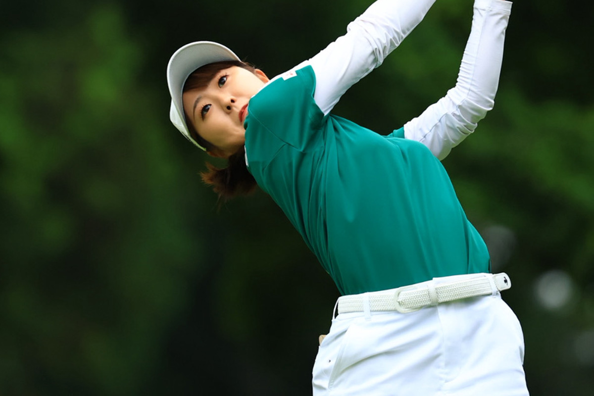 首位の稲垣那奈子　写真：大澤進二