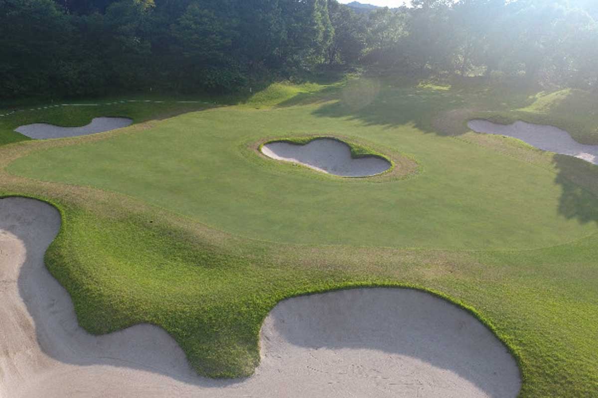 4番パー4。グリーン内にバンカーがあることで、独特の攻略法が試される　写真提供:セントクリークゴルフクラブ