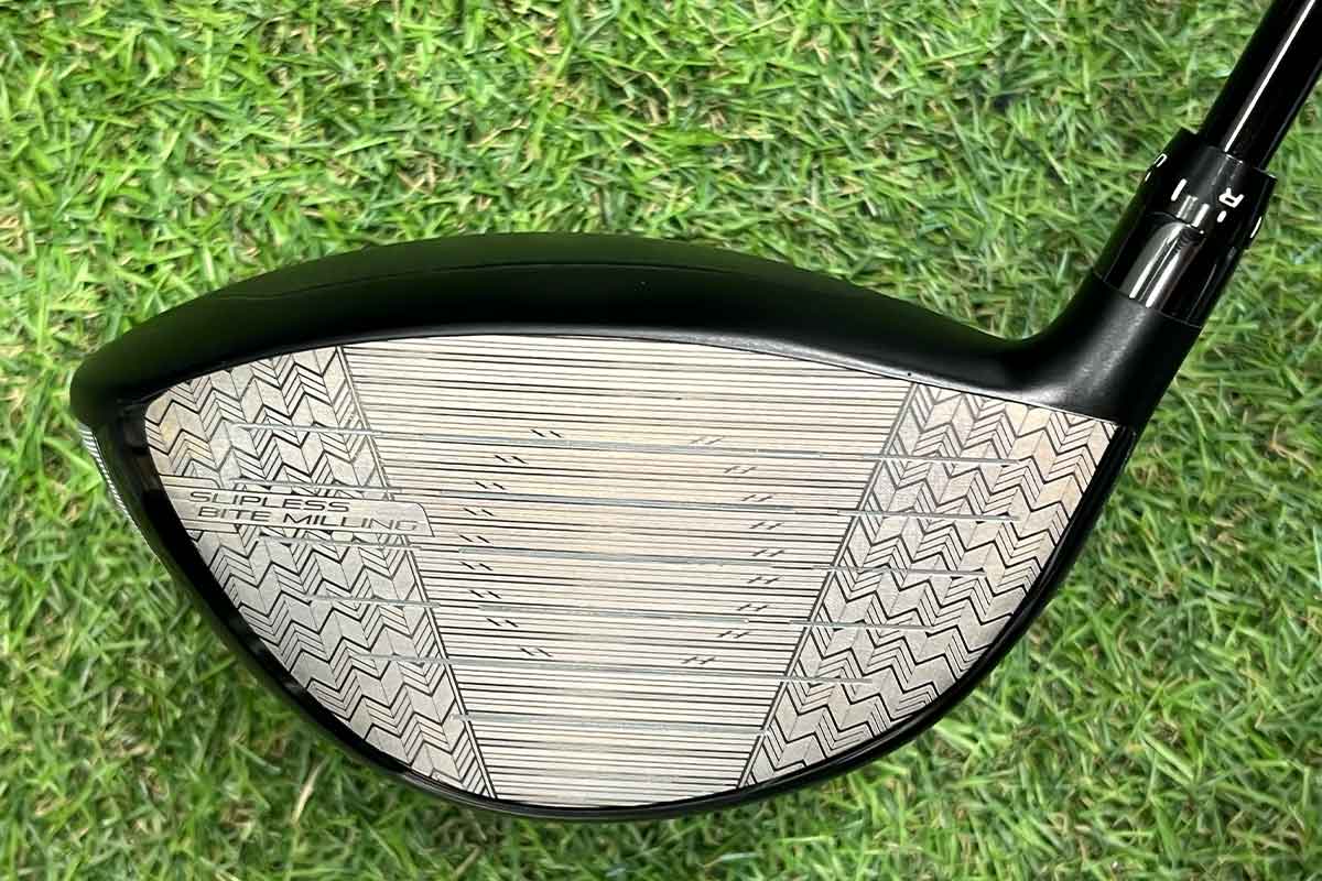 ブリヂストンの新作ドライバー フェース面