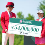 総額４億円！ なぜアース・モンダミンは“国内最高賞金”と“白つなぎ服”にこだわるのか　“改良版”にキャディーの本音は？