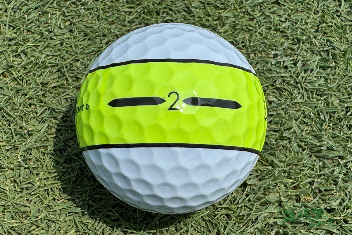 太いイエローのラインが想像以上に見やすく、グリーン上以外の様々な場所でも活躍してくれそう