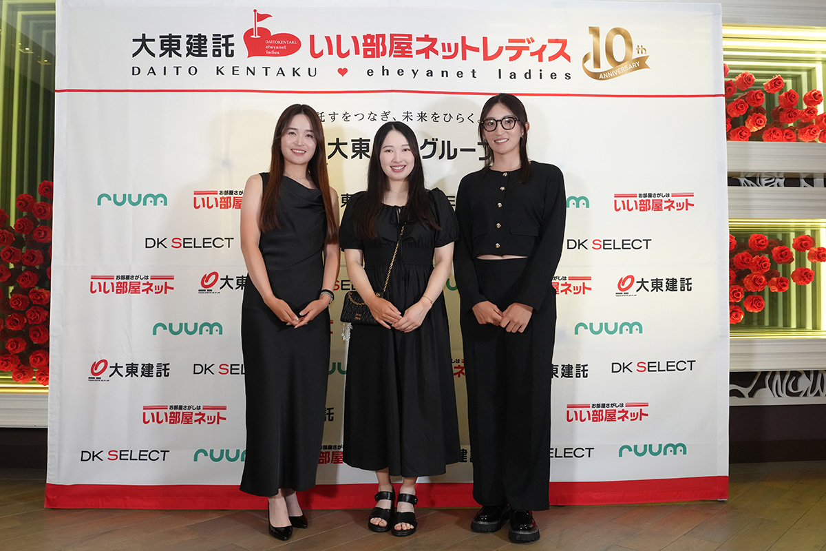 （左から）三ヶ島かな、小祝さくら、脇元華　写真：大会提供