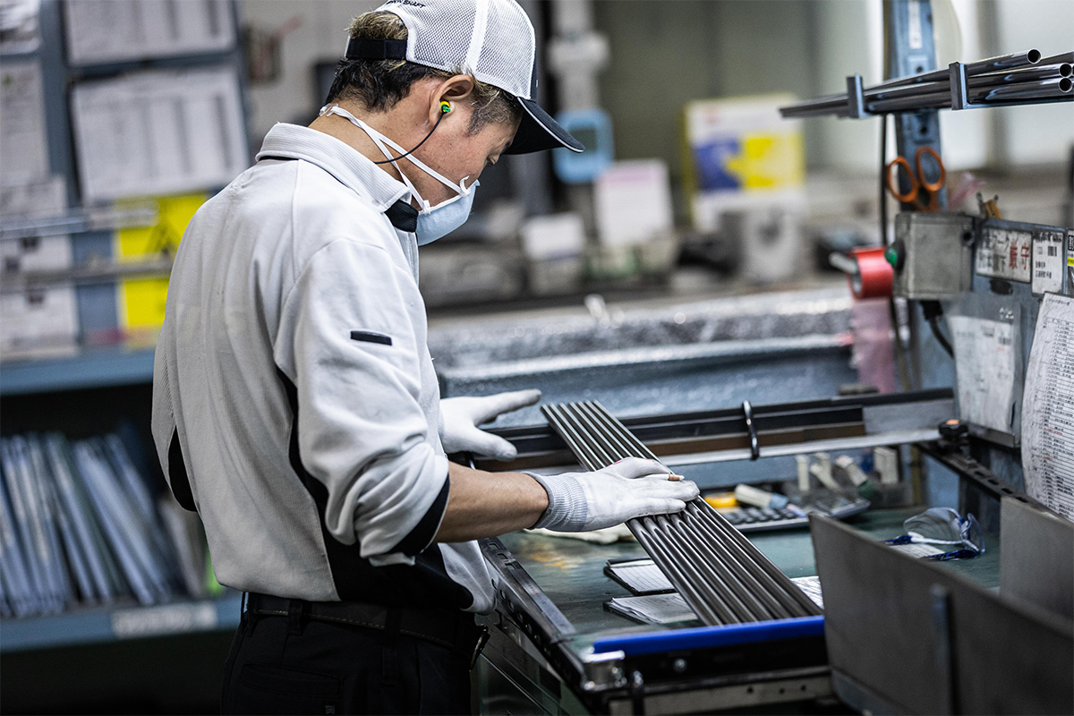 少しでも傷があるものは流出しないという[写真：角田慎太郎]