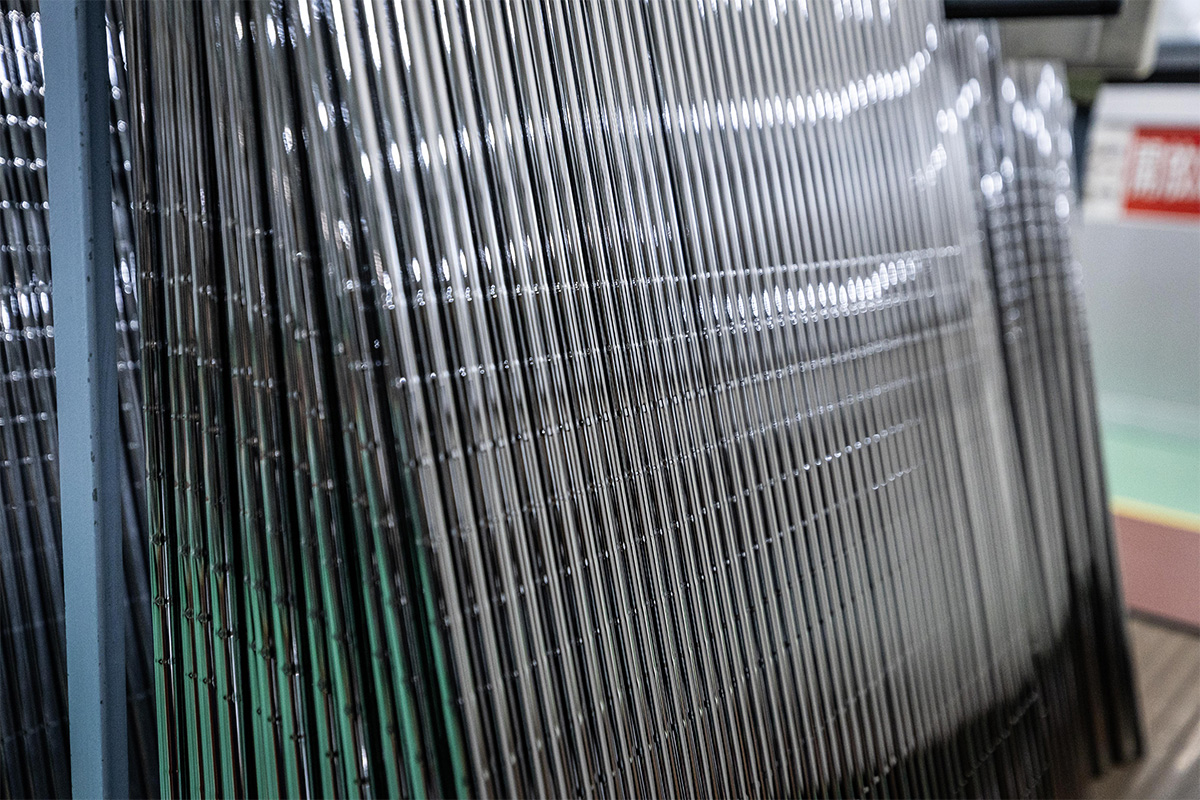 印刷前の外観検査を終えたシャフト[写真：角田慎太郎]