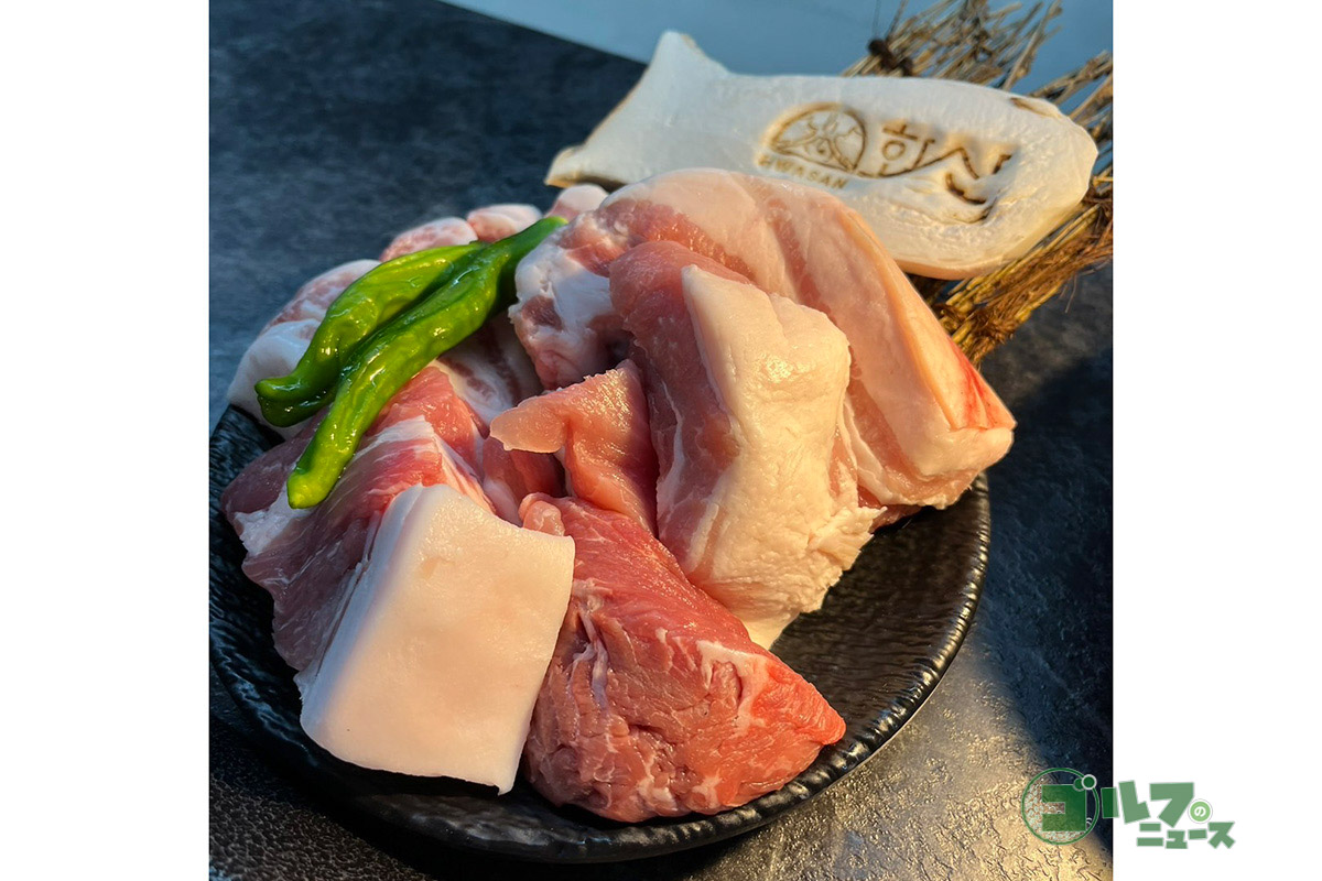 現地の“食”も大満喫！　写真：本人提供