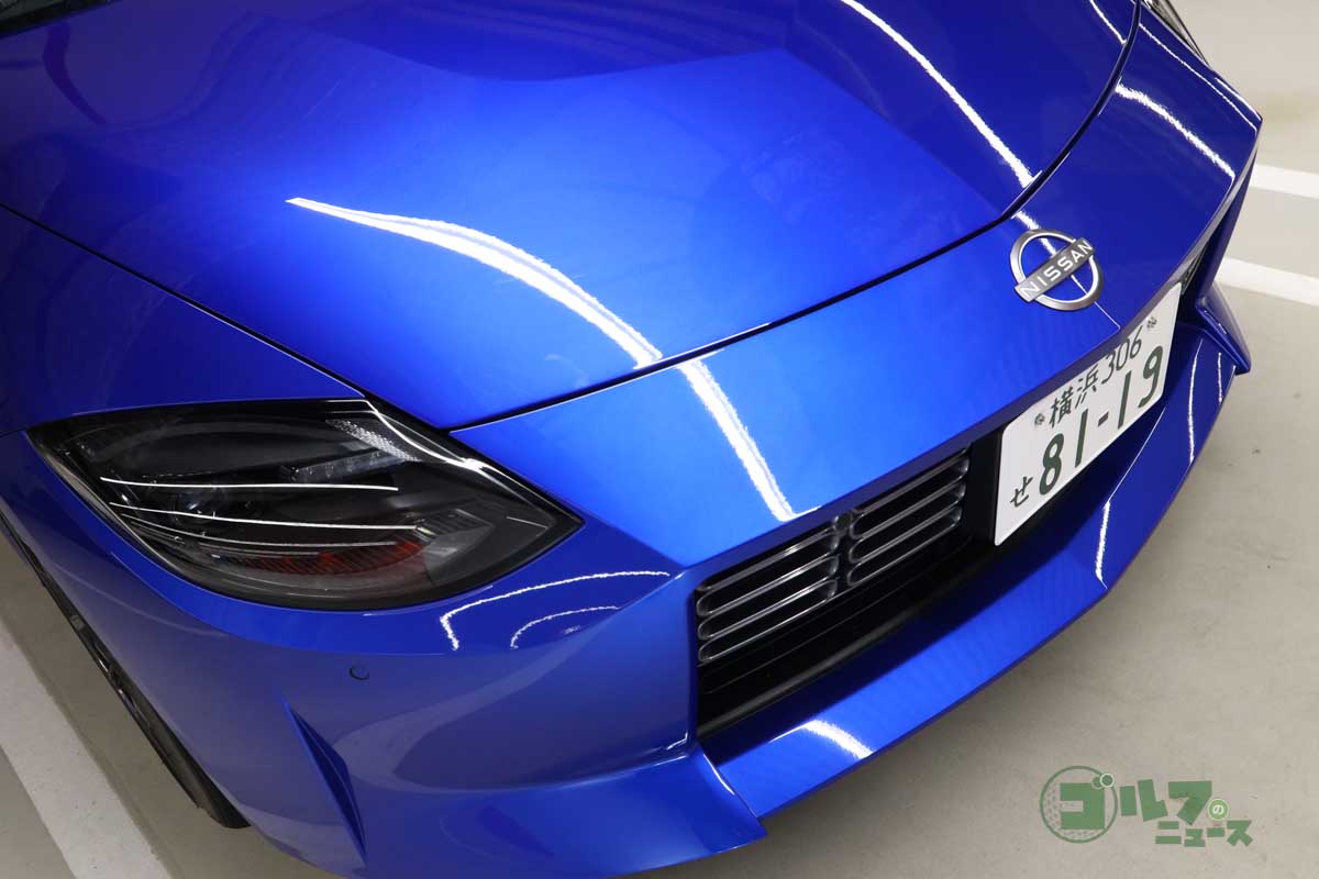 低いボンネットフードを実現するため、歩行者保護性能を確保した高効率エネルギー吸収構造を採用