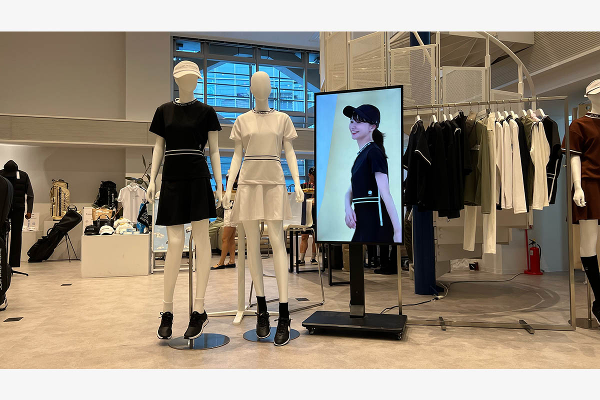 三枝さんがディレクションした「ジュン アンド ロペ」ファーストコレクション　写真：編集部撮影
