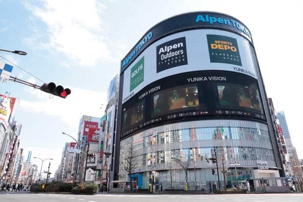 25歳“服ヲタ”男性がゴルフを始めるなら… “最初の一着”は何を着る？ アルペン史上最大店「Alpen TOKYO」で本気で探してみた | ゴルフのニュース｜総合ゴルフ情報サイト