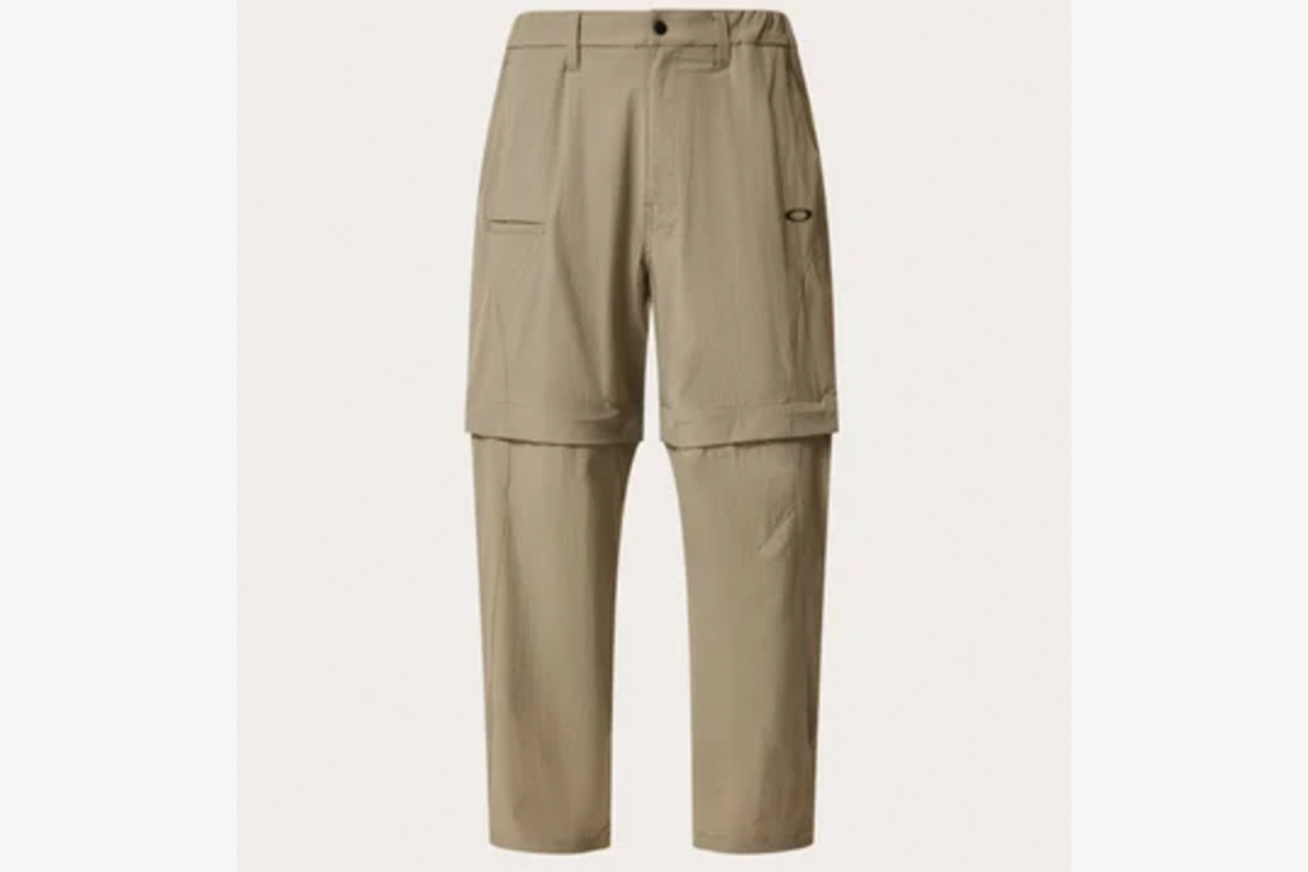 「オークリー Detachable Wide Straight」1万4300円（税込み）　写真：オークリー公式サイト