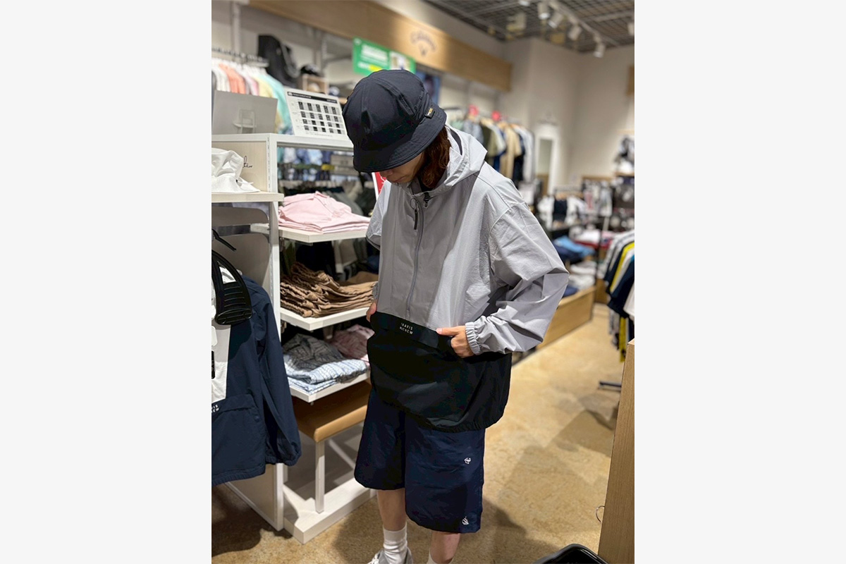 「トラビスマシュー」のアノラックジャケット　写真：小松田浩喜