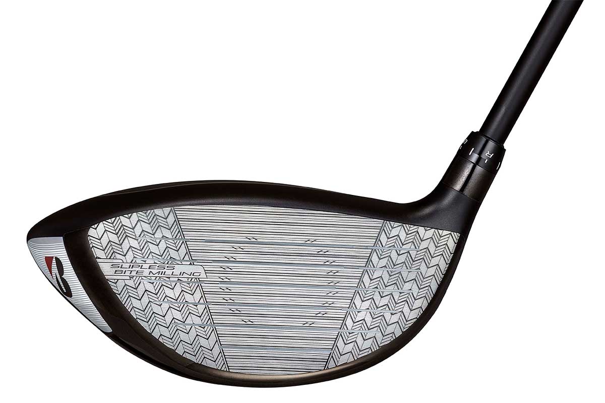 「BITING FACE 2.0」オフセンター部分をトレッドパターンにし、 引っ掛かりを増したデザイン