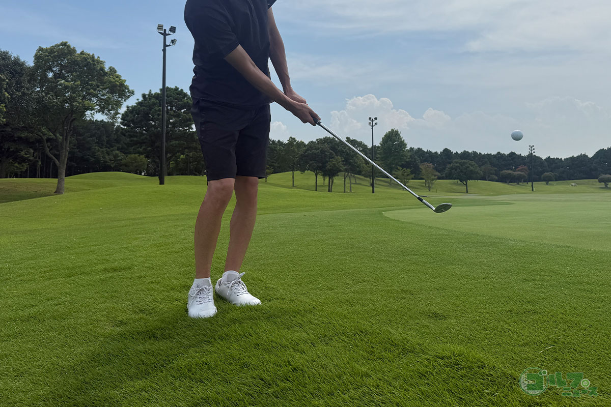 グリーン周りのアプローチでも「MILLED GRIND 5」の優れたスピン性を体感