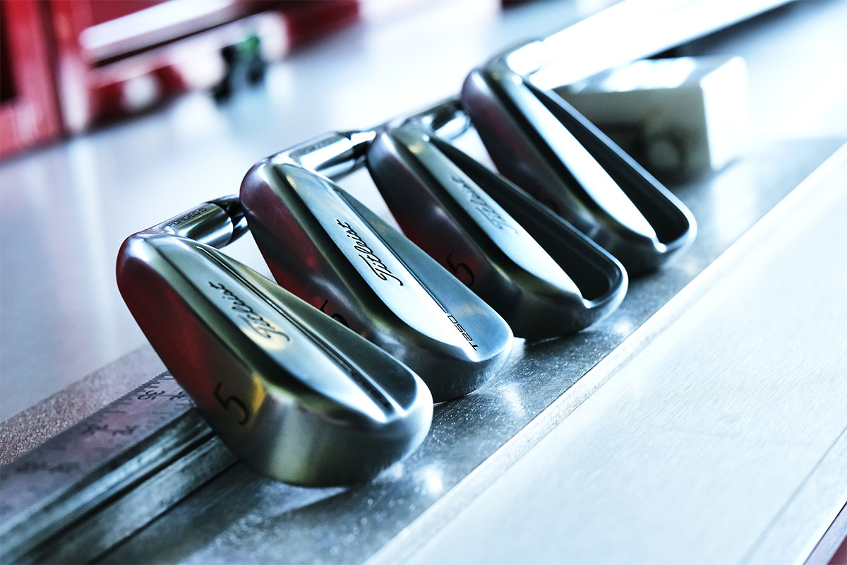 男子プロでも高さと落下角が足りなくなるロングアイアン領域を「ブレンドセット」で適正化するのが世界的なアイアントレンド[写真：田辺直喜]