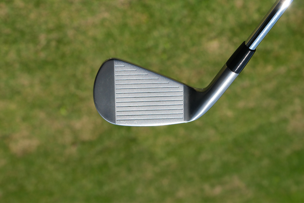 NEW Tシリーズ「T100」アイアン[写真：田辺直喜]