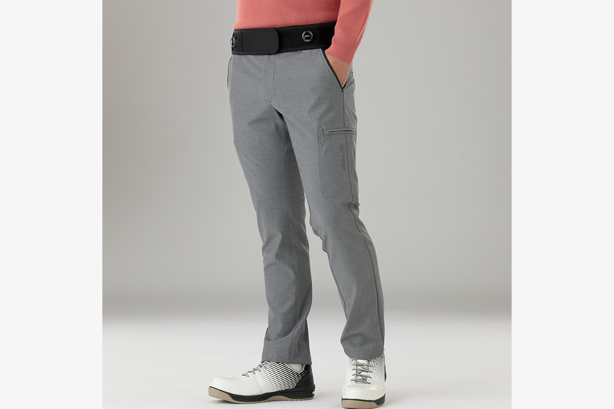 ツイルストレッチパンツ（グレー） キレイめスタイル、秋冬の上質パンツ  ¥23,100(税込)　画像：ミドリ安全株式会社