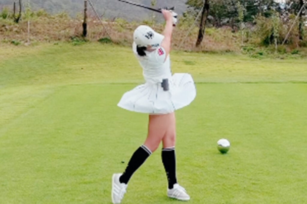 イ・ボミ直筆サイン入り2Lサイズ写真‥韓国女子プロゴルファーLee Bo