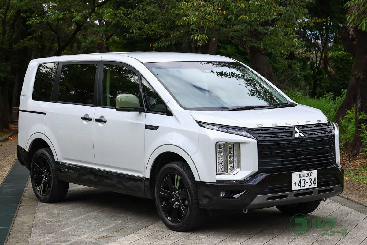 欧州のプレステージSUVを思わせるルックス。ミニバンらしからぬ力強いデザインが特徴