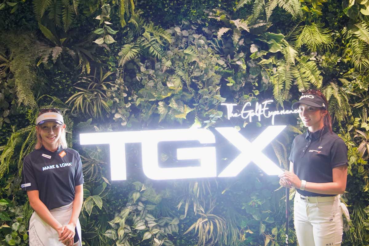 「TGXシリーズ」のプレスカンファレンスに出席した金田久美子（左）と脇元華