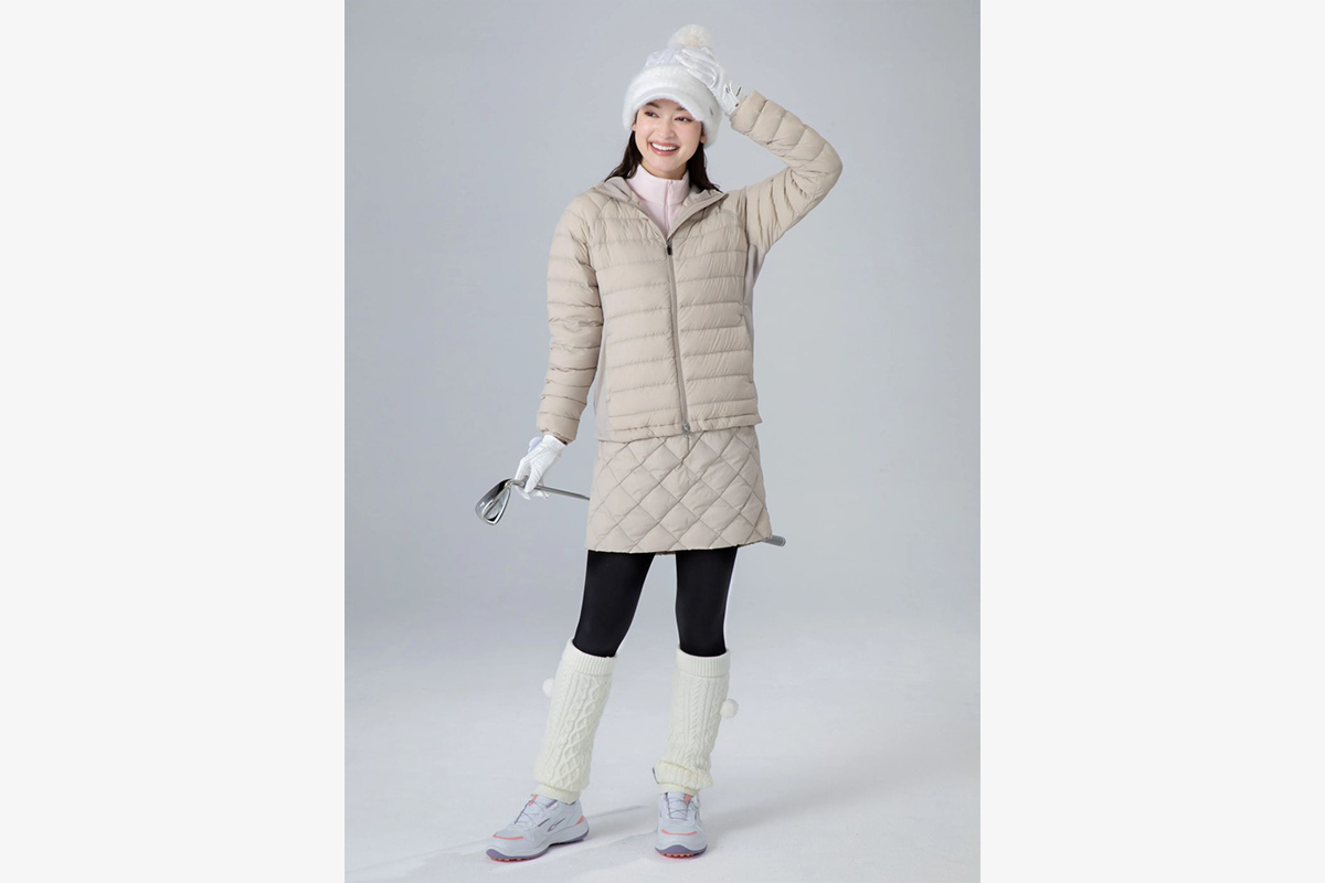 防寒性と軽量性を兼ね備えたダウンアイテムをメインとしたスタイル　写真：株式会社アルペン