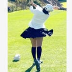 ママもスゴい… 元賞金女王が衝撃の“ミニスカ親子ショット”を大公開！「義理の妹かと思った」ファンから驚きの声続々