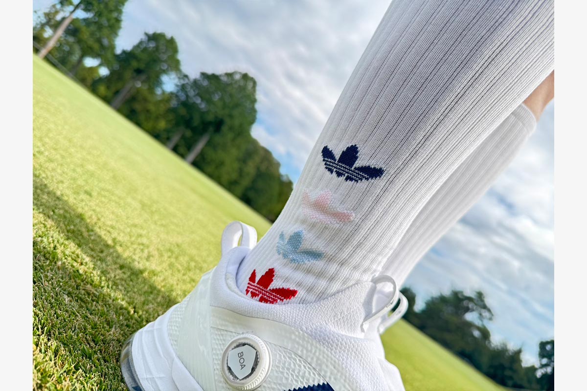 渋野日向子「オリジナルスゴルフ」着用画像　提供：株式会社ゾーン