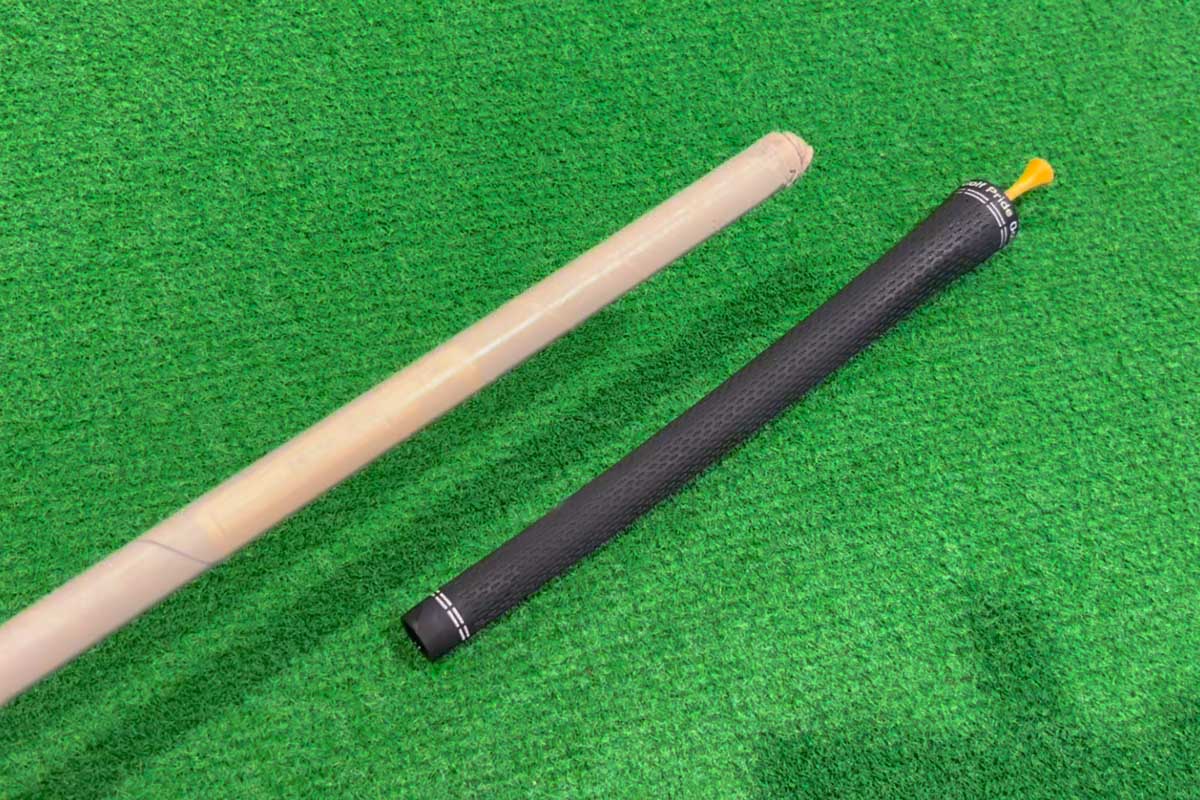 ほとんどのグリップ装着には両面テープが巻かれているが、強い溶剤を使用するほどシャフト側の「のり」は装着時に溶け出してしまう