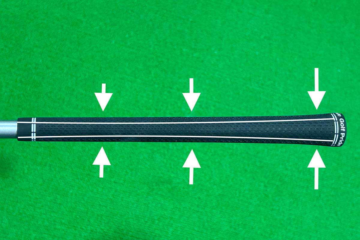 「のり」がほとんどなくなっても、テーパー形状のグリップをゴルファーが握ることで粘着する