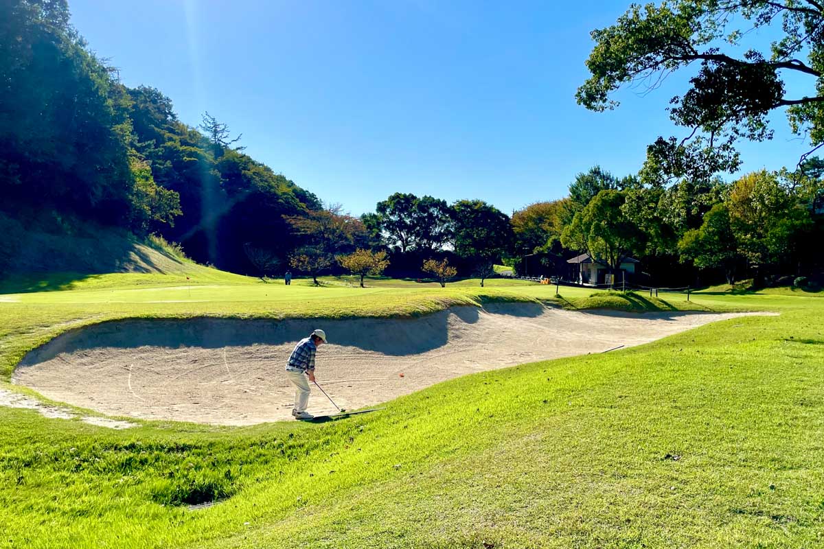 さまざまなシチュエーションでバンカーショットを試せる　写真提供:大宝塚GC