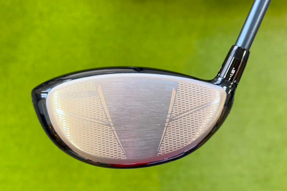 「ゼクシオ14」ドライバーのフェースにはトゥ＆ヒールに精密なレーザーミーリングが施され、６分割してバルジとロールを設定