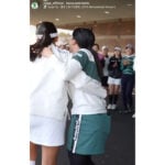 女子ゴルフ試合後の“心温まる”光景… プロ8年目“苦労人”の初Vを見届けた仲間の存在にファンも涙腺崩壊 「あかん涙出てきた」