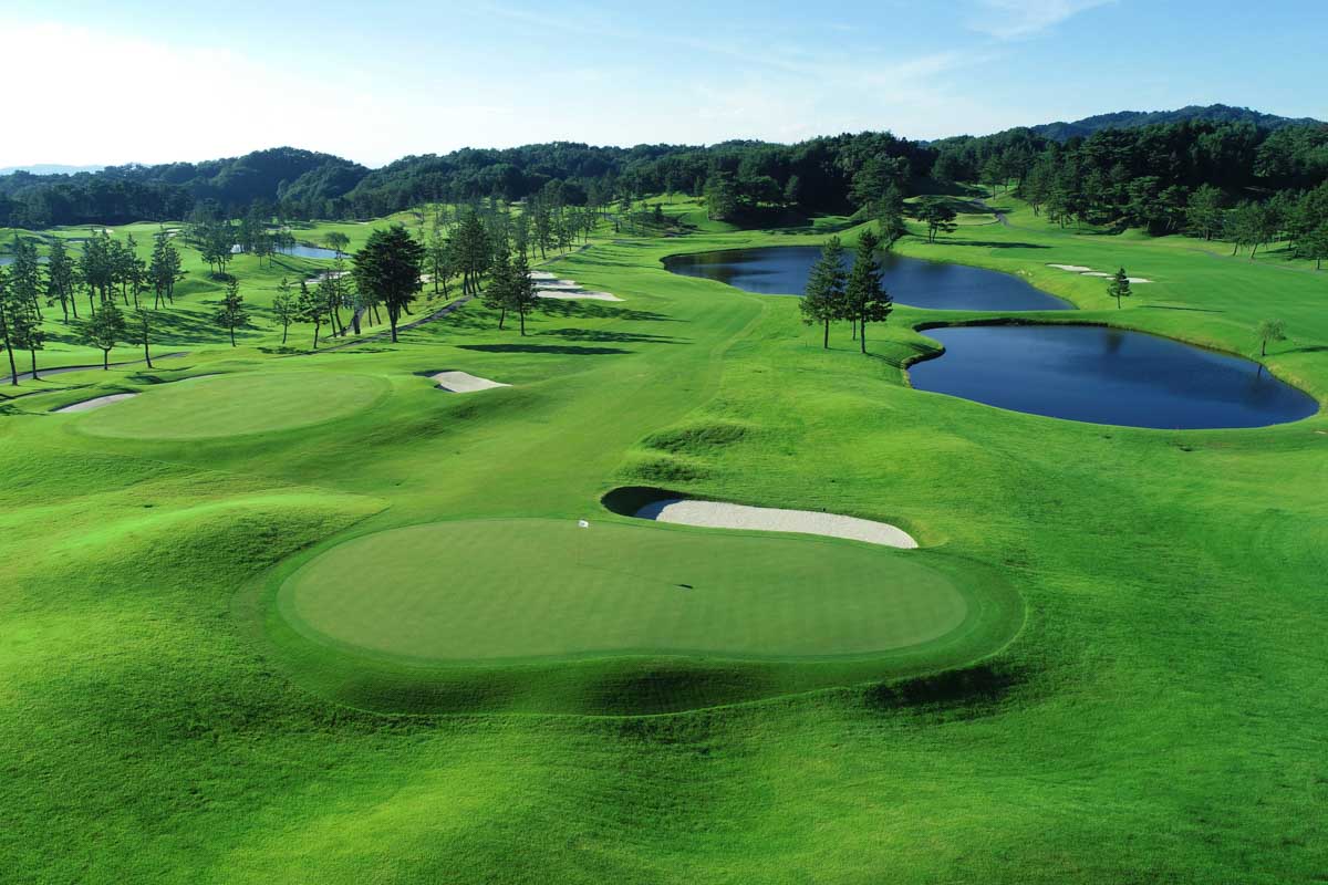 西コース18番。コース内には大きな池が11個あり、勝負どころでプレッシャーをかける　写真提供:タラオCC