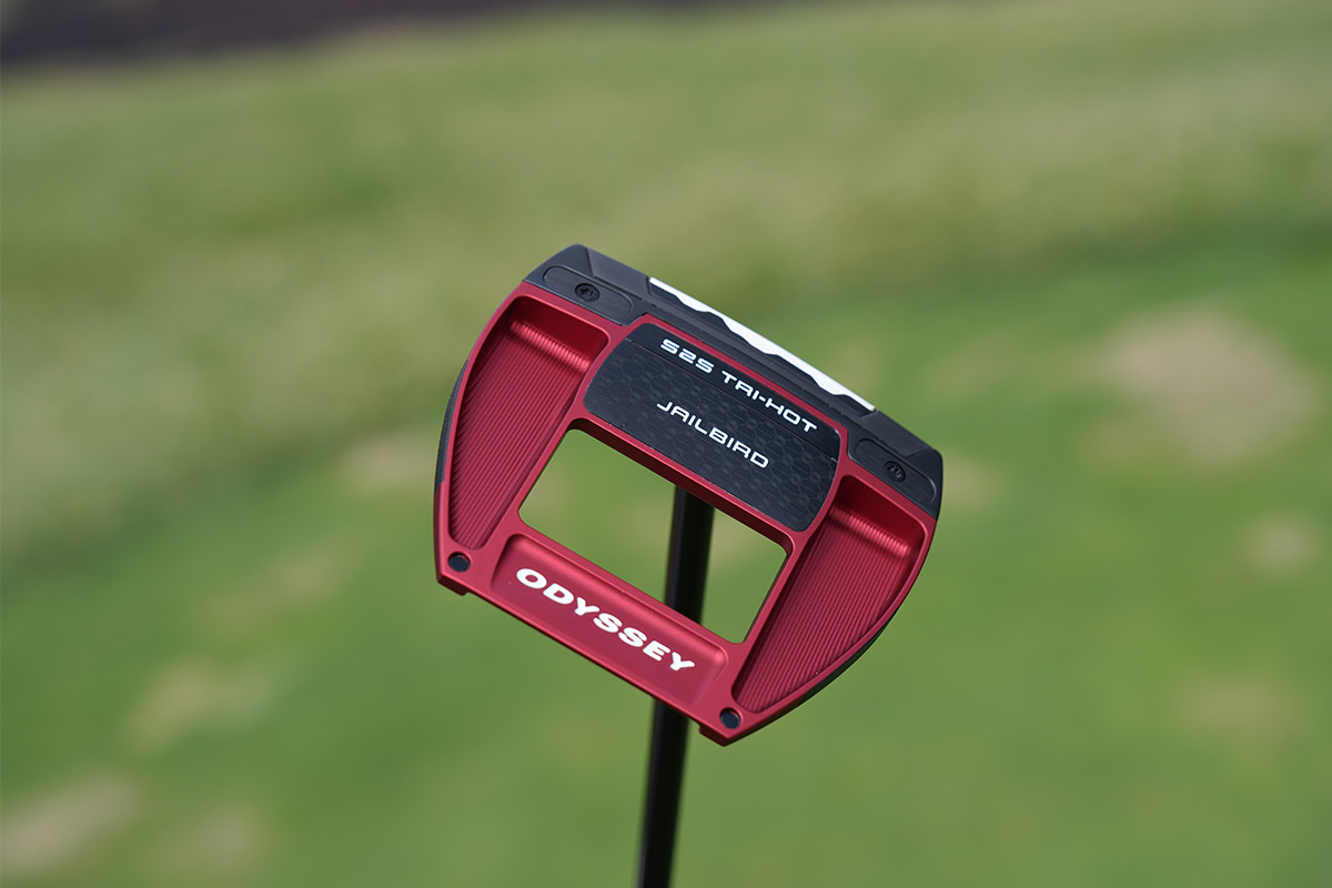 「Square 2 Square TRI-HOT JAILBIRD」は構えた時の据わりもよく、人気のモデル