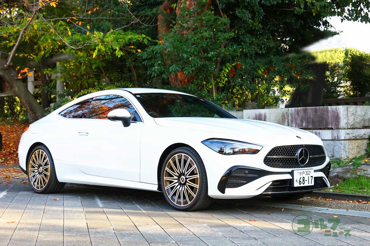 精悍（せいかん）なフロントビュー。随所に立体的なスターパターン（スリーポインテッドスター）をあしらっている