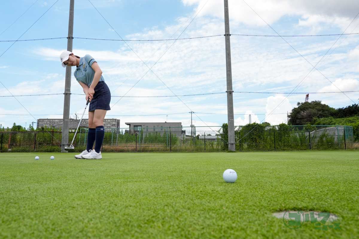 スタート前のパッティング練習は、グリーンコンディションを把握するために必須　写真:相田克己