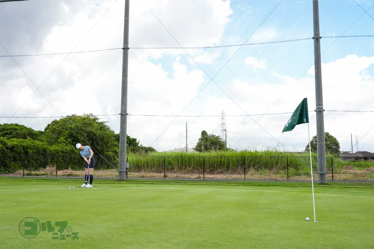 ロングパットの練習は距離感を整えるために重要　写真:相田克己