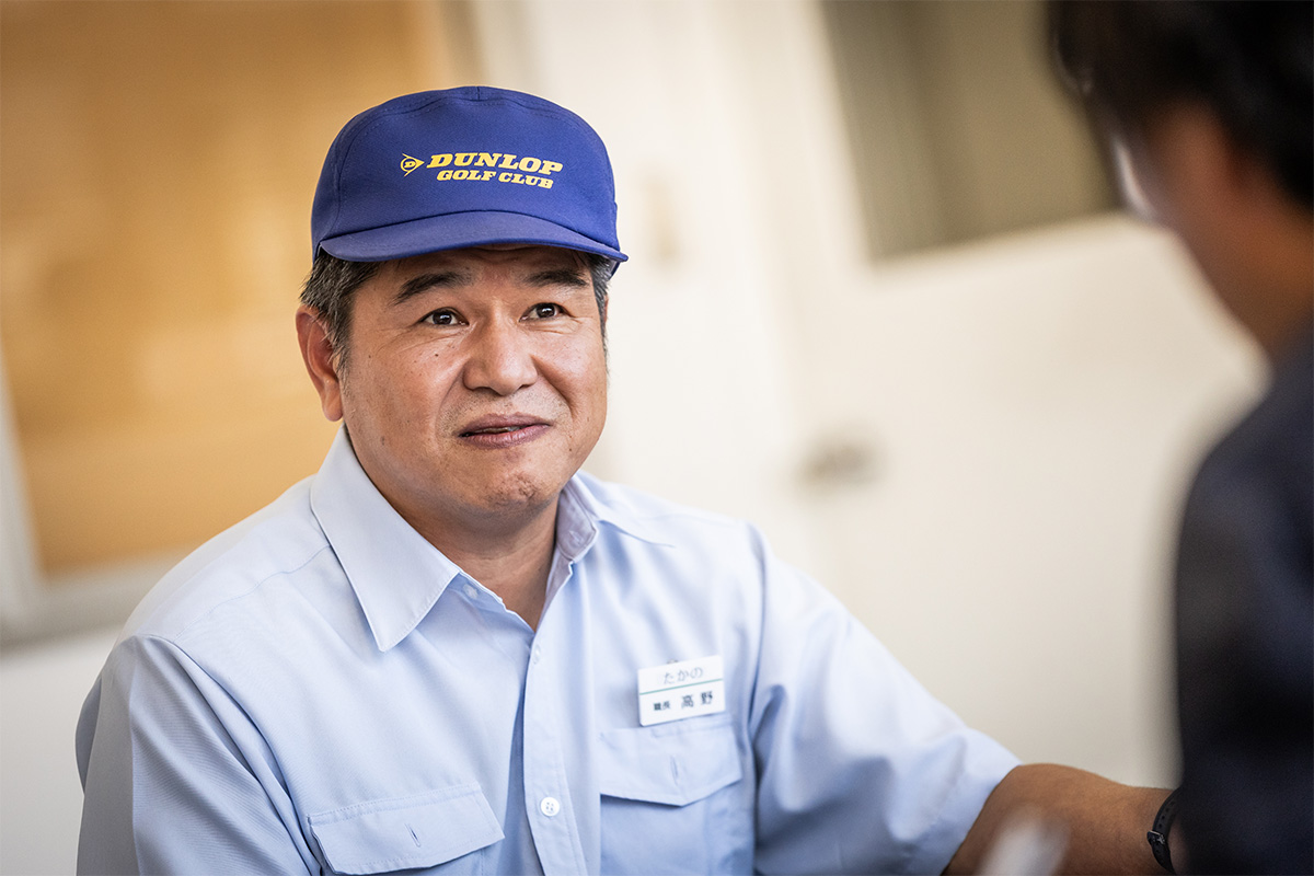 入社35年目の高野さん。「後輩の指導を積極的に行い、今後のダンロップを支える人材を育成していきたい」と力強く語ってくれた[写真：角田慎太郎]