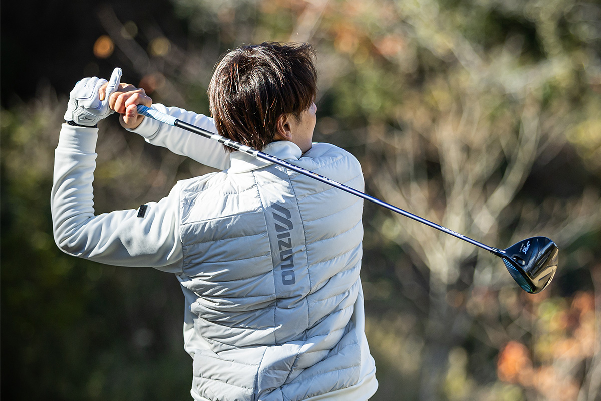 「JPX ONE」を使えば、もっと飛ばせて、もっと曲がらないショットが簡単に打てる[写真：落合隆仁]