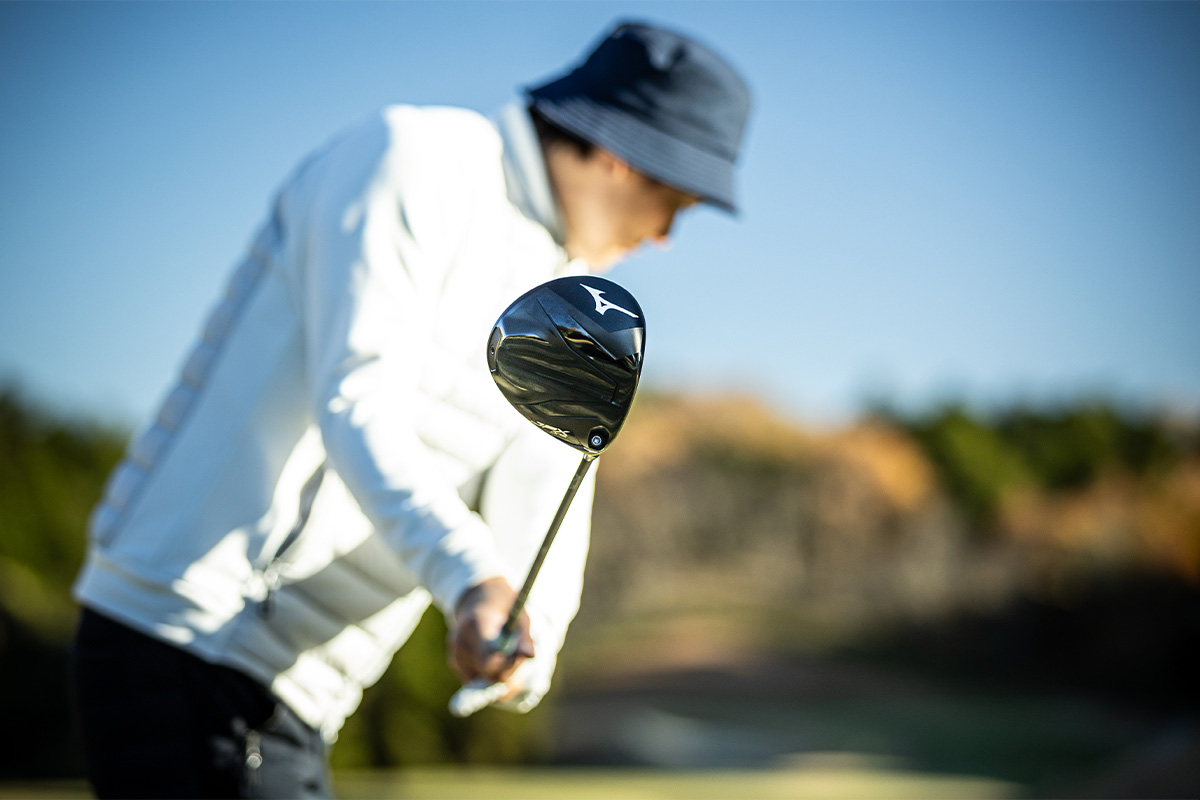 「JPX ONE」を使えば、もっと飛ばせて、もっと曲がらないショットが簡単に打てる[写真：落合隆仁]