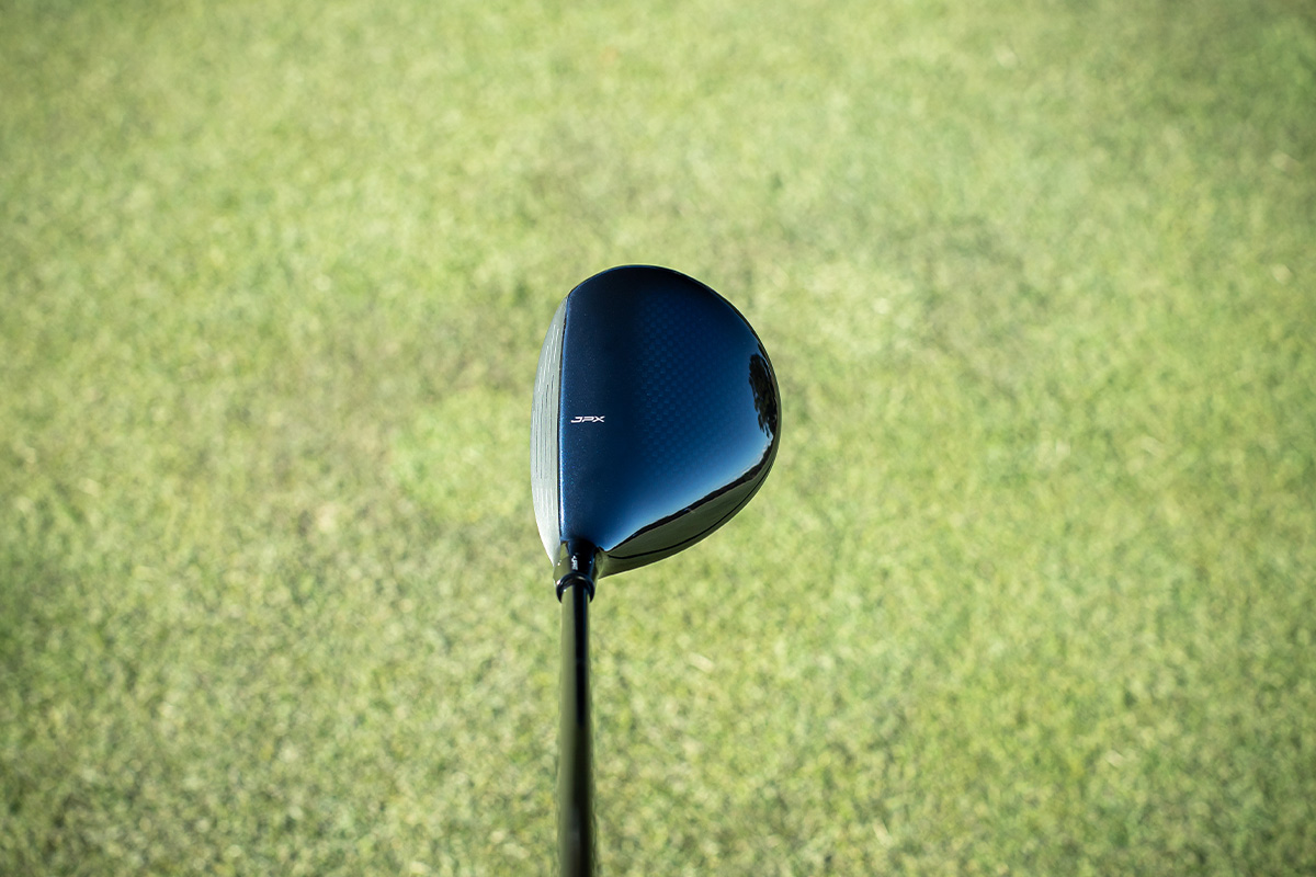 「JPX ONE フェアウェイウッド」。「CORTECH CHAMBER」を搭載し反発力が向上[写真：落合隆仁]