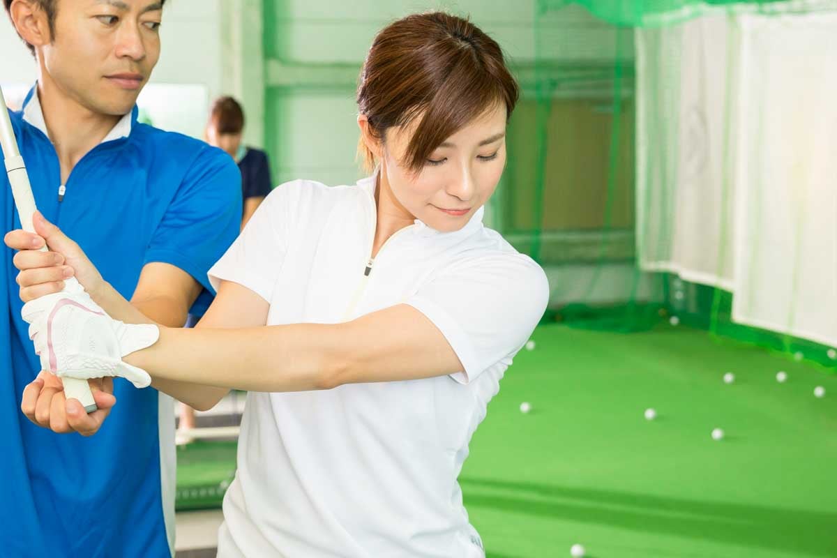 フォロー割引あり他サイズ有新品26400円　泉里香着用アディダスゴルフ上下セット 泉里香が“ミニスカ”ウエアでコンペに参加 「いいスイングにナイス寄せ