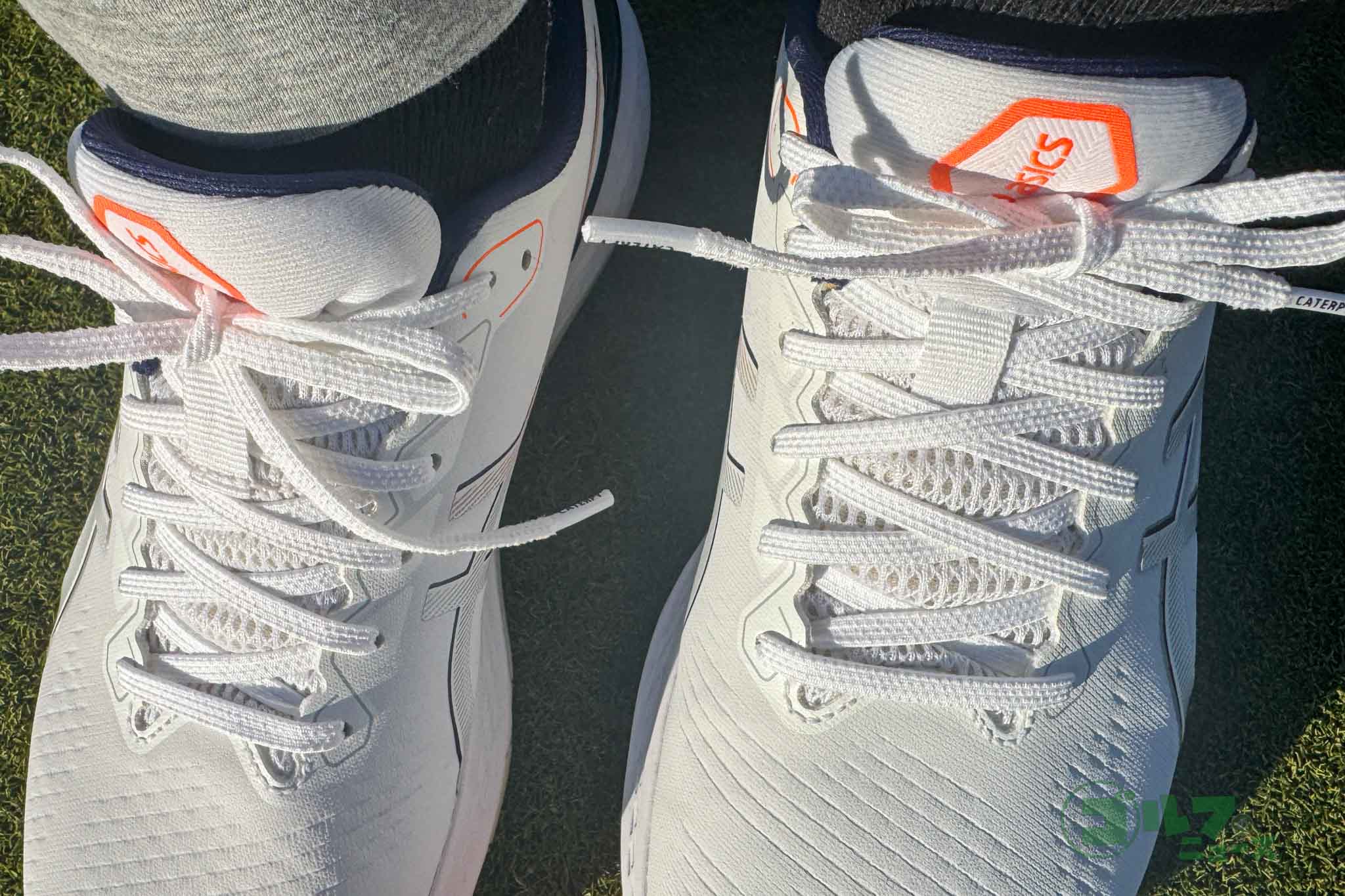 一見すると普通の靴ひもに見えるが、役割に合わせて伸びる部分と伸びない部分がある「MAGICLACE 2.0」