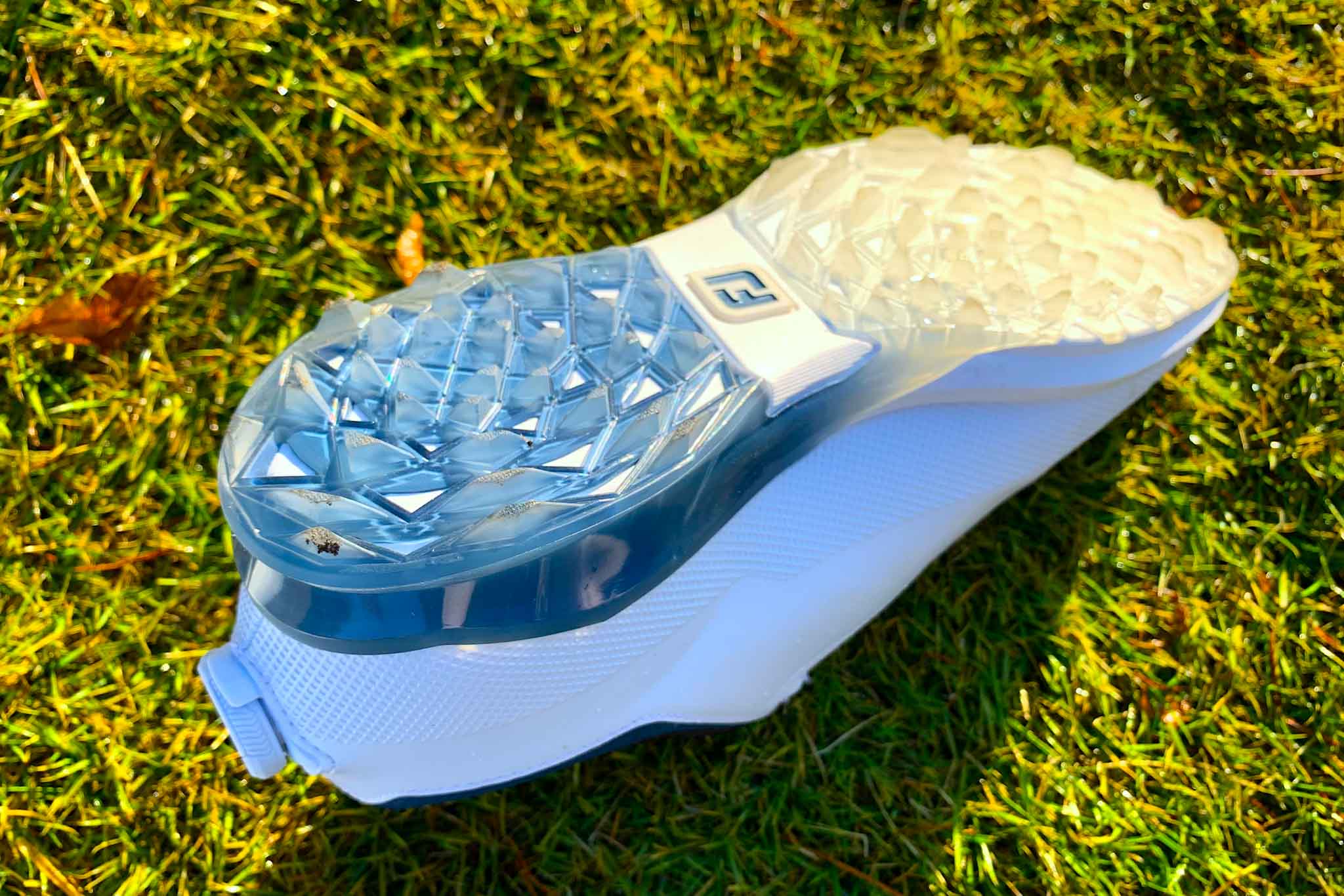 スパイクレスとは思えない強力なグリップ力