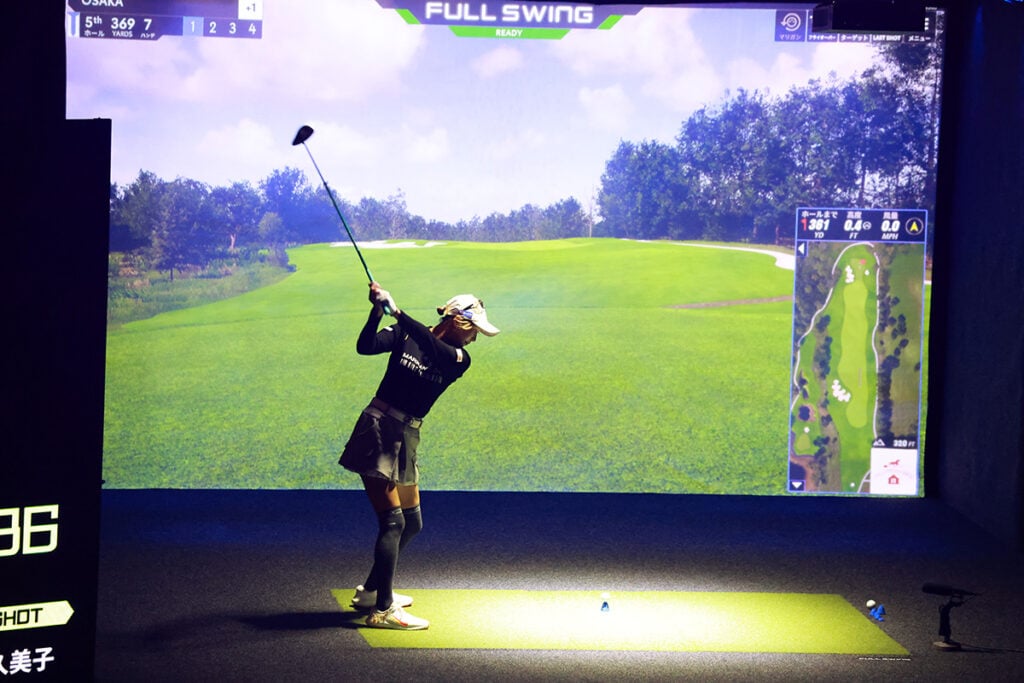 室内シミュゴルフTGX、爆音で魅せる新体験